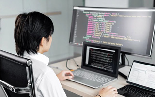 河源 ,php声明和调用变量的符号是什么？